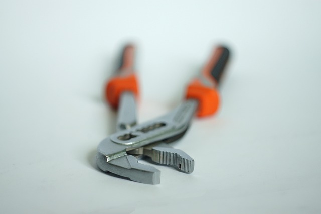 adjustable pliers