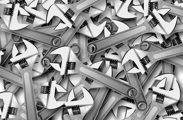 adjustable spanner
