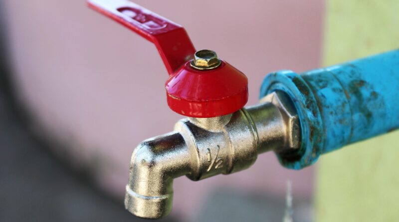 water tap, nature, valve, water, tap, faucet, pipe, plumbing, drink, line, symbol, drop, supply, liquid, drip, metal, steel, tube, industry, joint, shiny, fluid, shabby, dirty, connector, pipeline, photography, blue, filthy