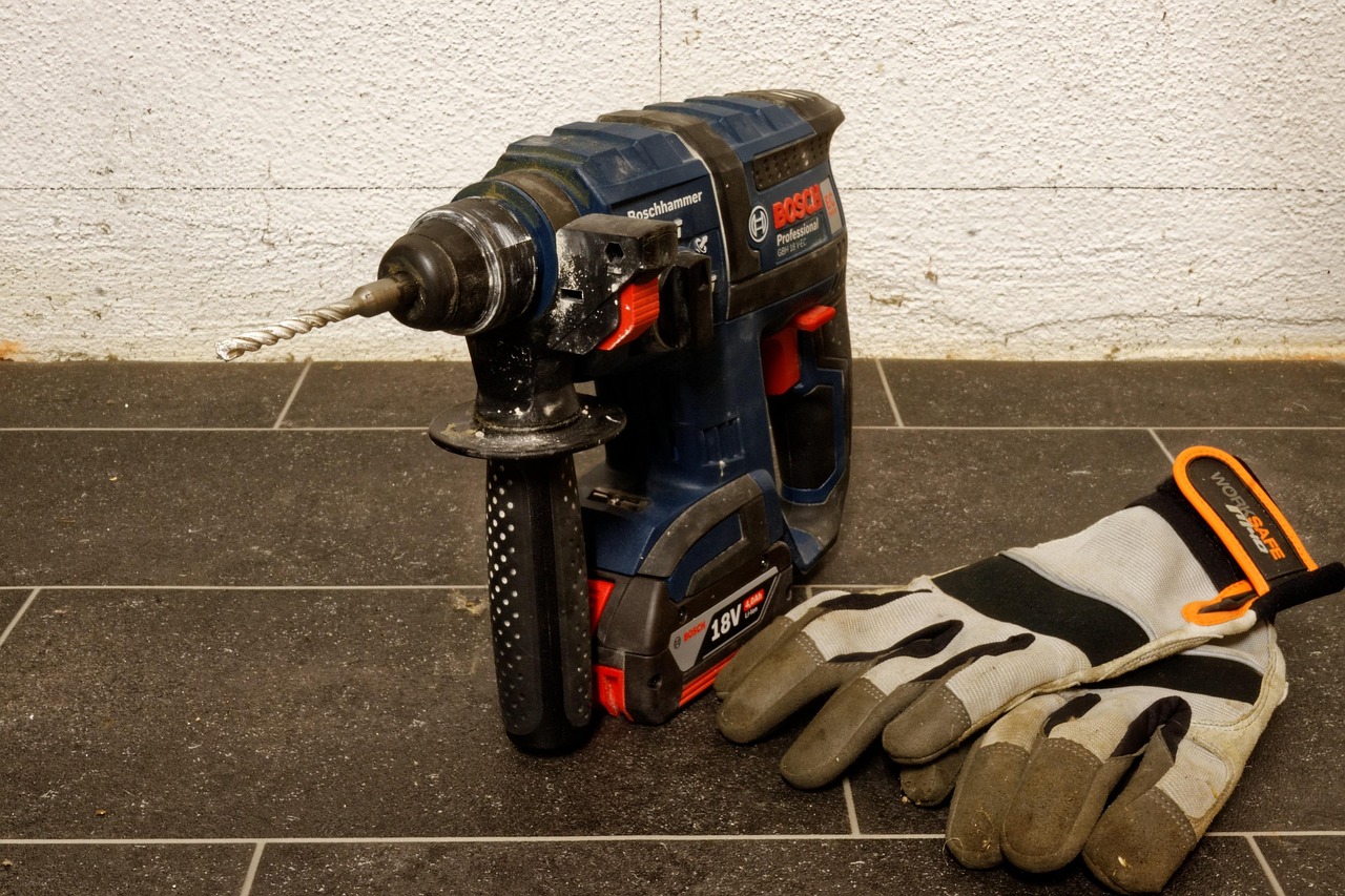 drilling machine, impact drill, rechargeable drill, battery pack, sds, machine, tool, craft, gloves, protection, occupational safety, power tool, construction site, drilling machine, drilling machine, drilling machine, impact drill, impact drill, impact drill, sds, gloves, power tool, power tool, power tool, power tool, power tool, construction site, construction site
