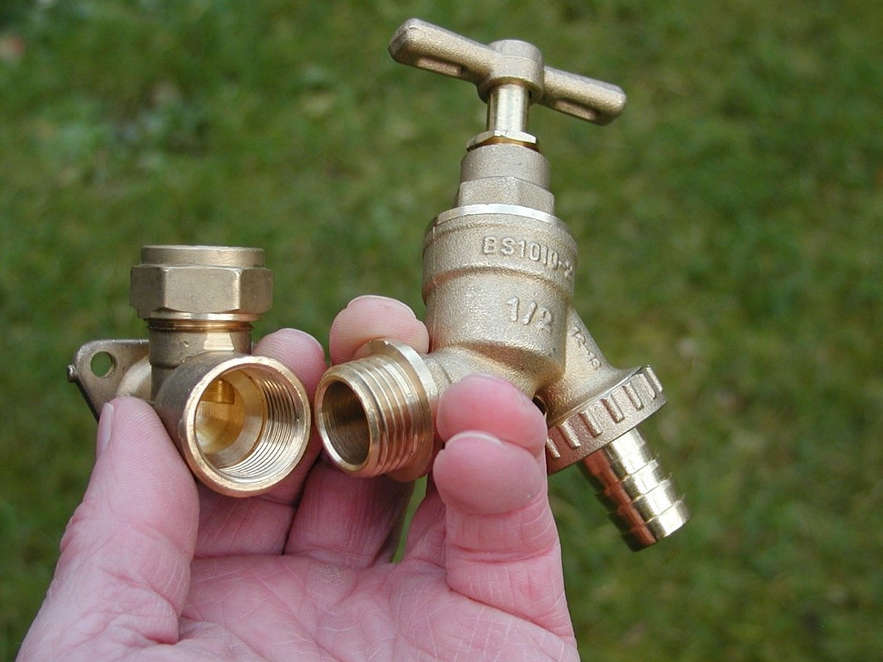 plumbing, fittings, pipe, connection, brass, nature, construction, water, tubing, plumbing pipes, bathroom, repair, maintenance, connecting, copper, tap, faucet, bib, bib cock, garden, green construction, green bathroom