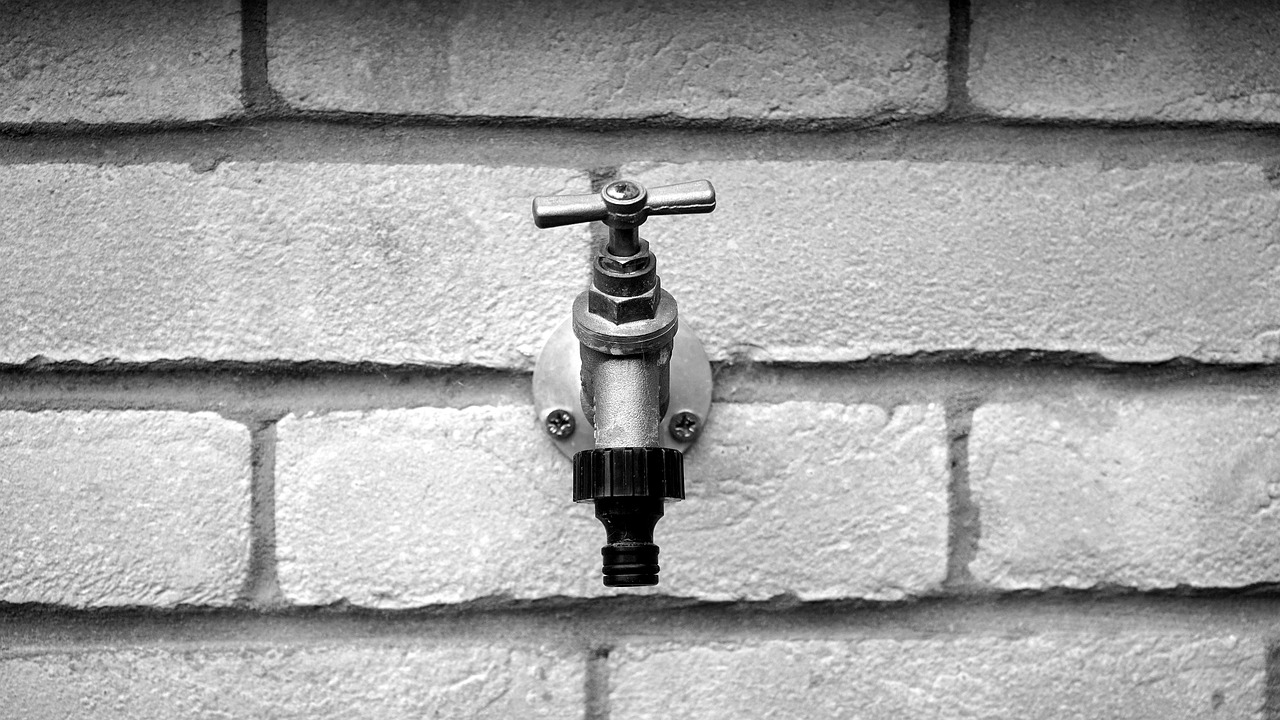 wall, tap, home, faucet, water, pipe, house, nature, plumbing, garden, domestic, fitting, outdoors, gray home, gray house, gray wall, gray garden, gray gardening