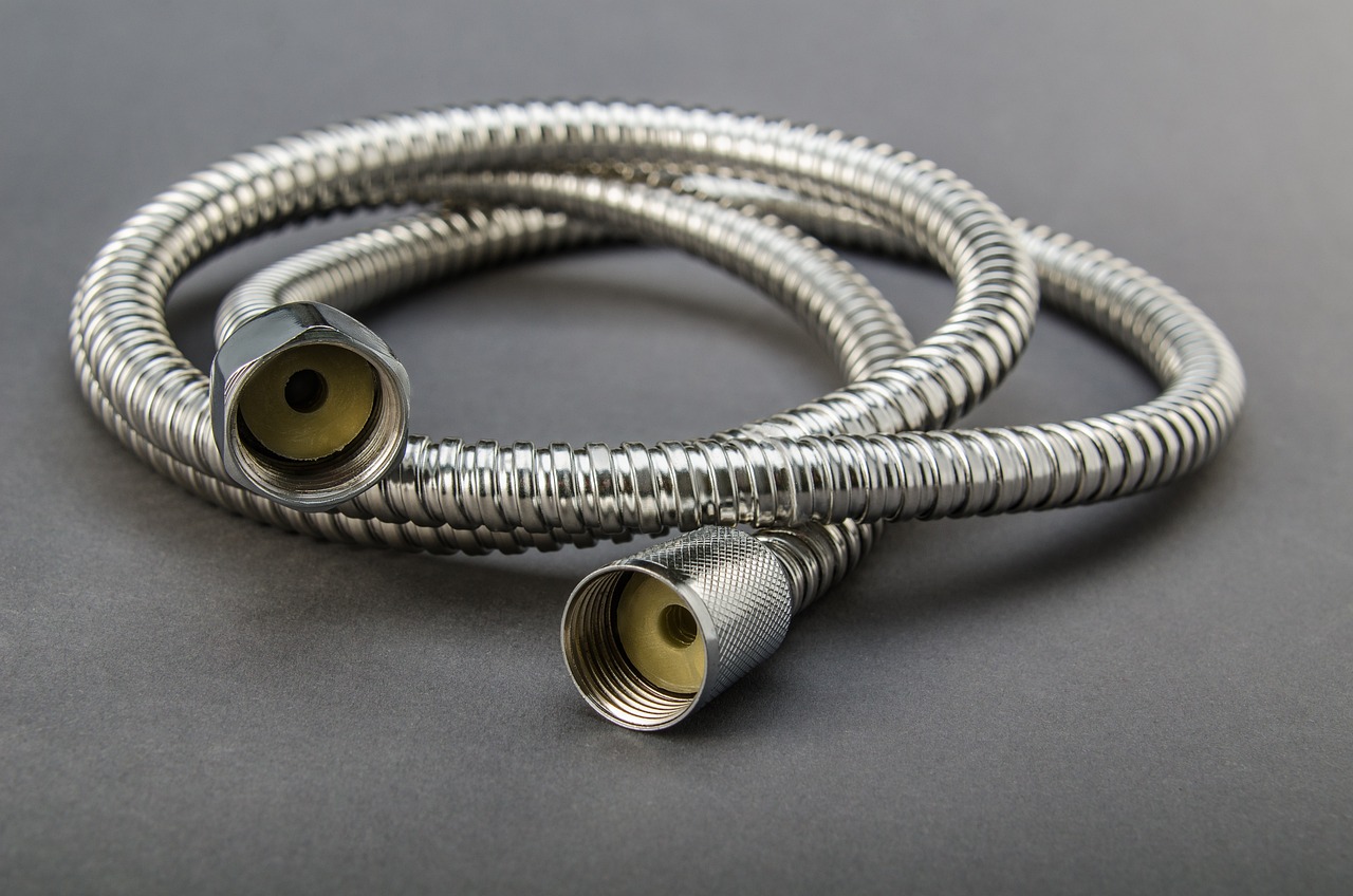 hose, flexibility, equipment, tube, metallic, chrome, steel, silver, metal, pipe, shower, water, pipeline, nature, technology, construction, iron, circle, connection, objects, stainless, faucet, pressure, tool, repairing, plumber