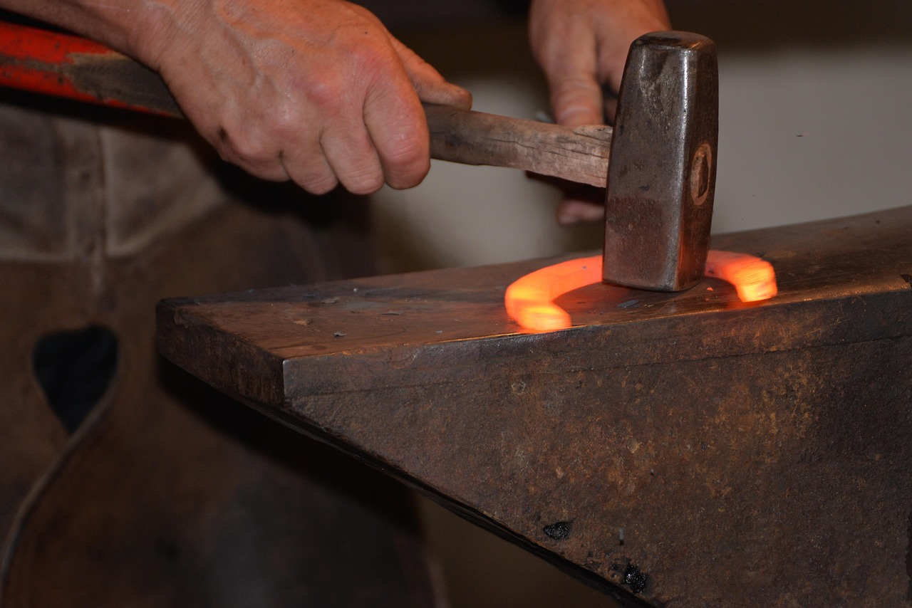 artisan, crafts, horseshoe, work, anvil, blacksmith, equipment, metal, steel, farrier, job, hammer, iron, workshop, hot, tool, old, beat, clamp, shoe, form, to hit, forge, red, artisan, artisan, anvil, blacksmith, blacksmith, blacksmith, blacksmith, blacksmith, forge
