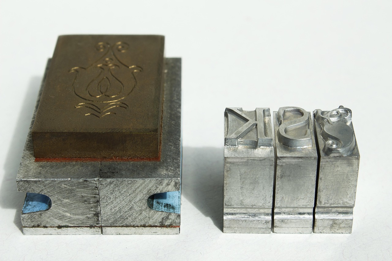 lead set, hand set, cliche, letters, lead, cast, brass, letterpress, writing, typography, printing system, mirrored, macro