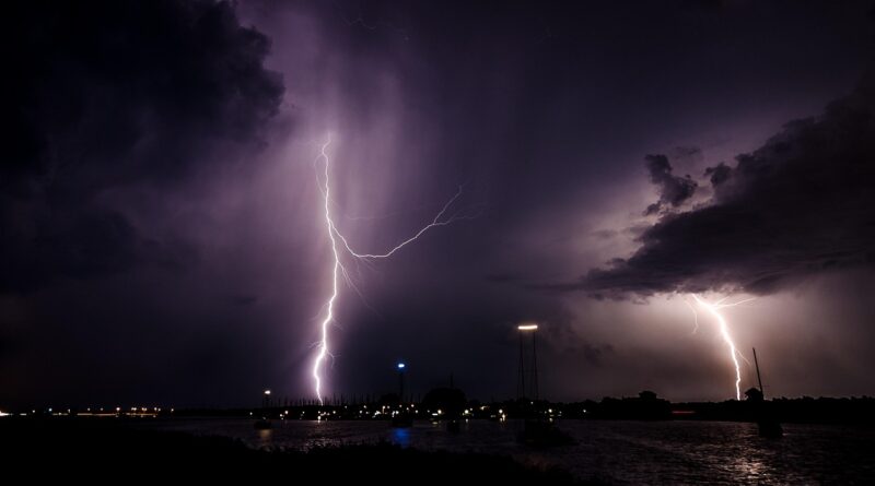 lightning, lightning bolt, night, storm, nature, weather, thunder, strike, night sky, lightning, lightning, lightning, lightning, lightning, storm, storm, storm, storm, thunder, thunder, thunder