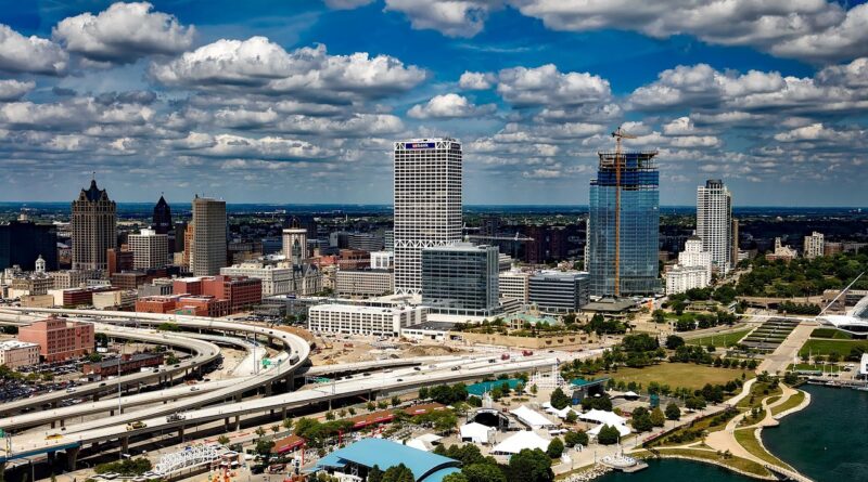 milwaukee, wisconsin, city, urban, buildings, skyline, downtown, cityscape, sky, clouds, roads, shoreline, river, water, nature, bay, hdr, United States, Wisconsin, Milwaukee