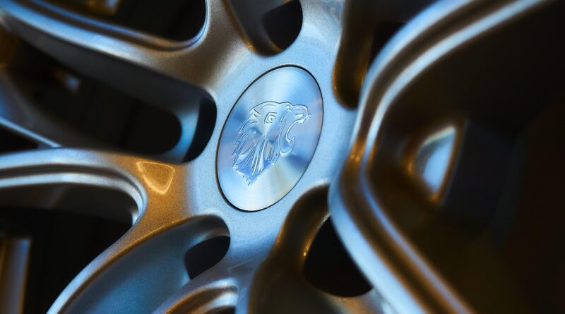 rim, automobile, metal, car tire, car rim, close up, alloy wheel, alloy, wheel, transport, vehicle, traffic, tire, black, speed, design, stole, glittering, chrome, aluminum, silver, metallic, aluett
