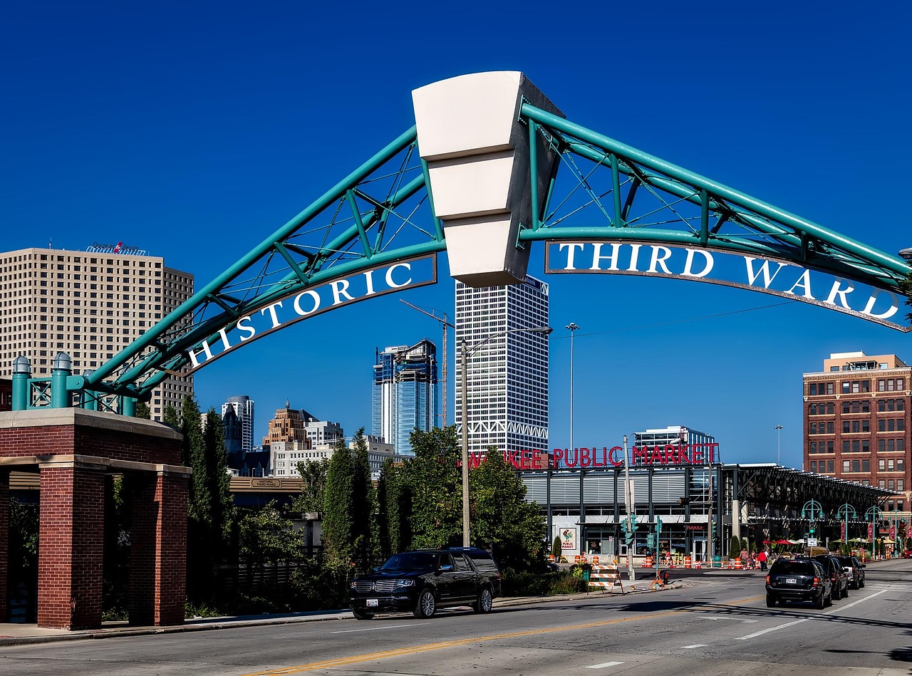 milwaukee, wisconsin, city, urban, buildings, downtown, architecture, third ward, landmark, historic, sign, arch, archway, entrance, shopping, stores, business, hdr, blue shopping, blue shop, milwaukee, milwaukee, milwaukee, milwaukee, milwaukee, United States, Wisconsin, Milwaukee
