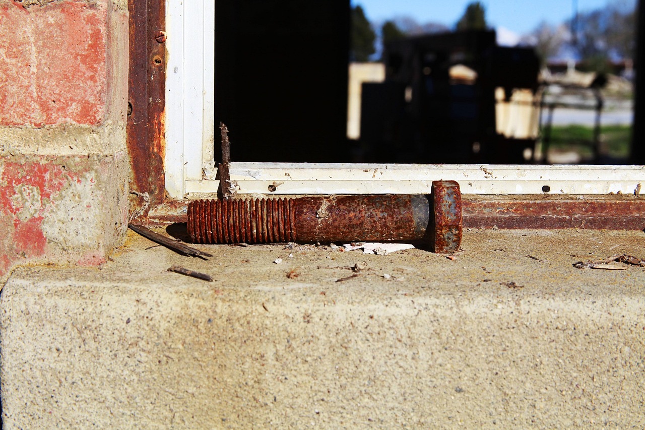 old, rusty, bolt, screw, grunge, vintage, metal, dirty, wall, aged, steel, iron, damaged, weathered