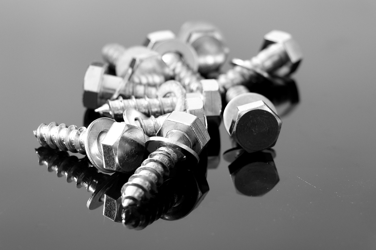 screws, wood screws, metal, close up, iron, thread, construction material